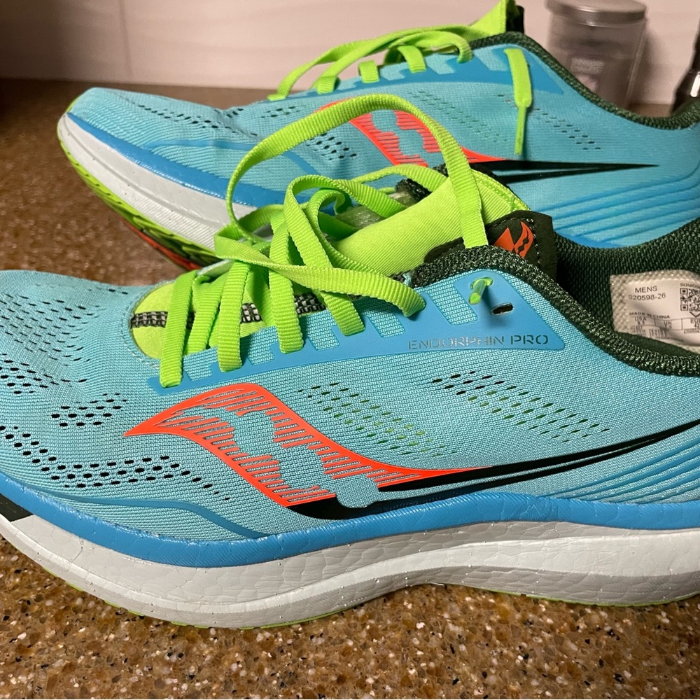Immaculate. Men’s Saucony Endorphin Pro Running shoes size 8.5. Light blue.